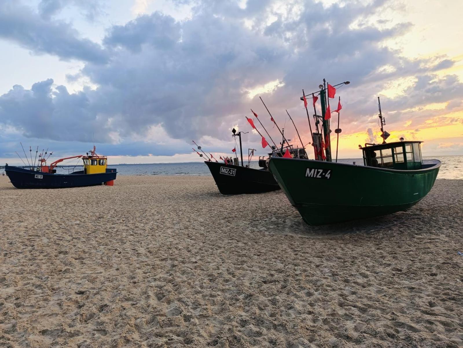 Baltic Wave B304